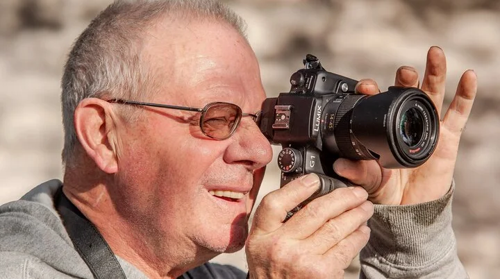 Lothar Roßner beim Fotografieren | © DAV Leipzig Lothar Roßner beim Fotografieren | © DAV Leipzig