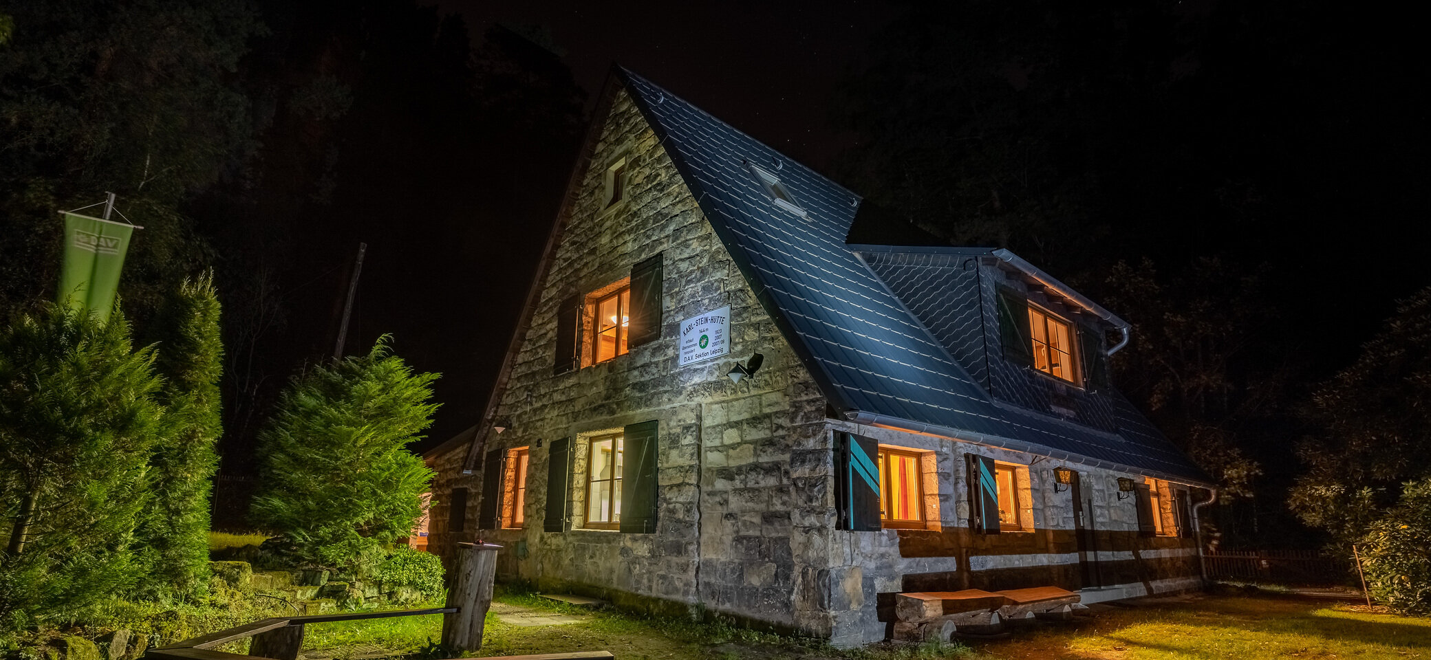 Karl-Stein-Hütte bei Nacht | © Manuel Osburg