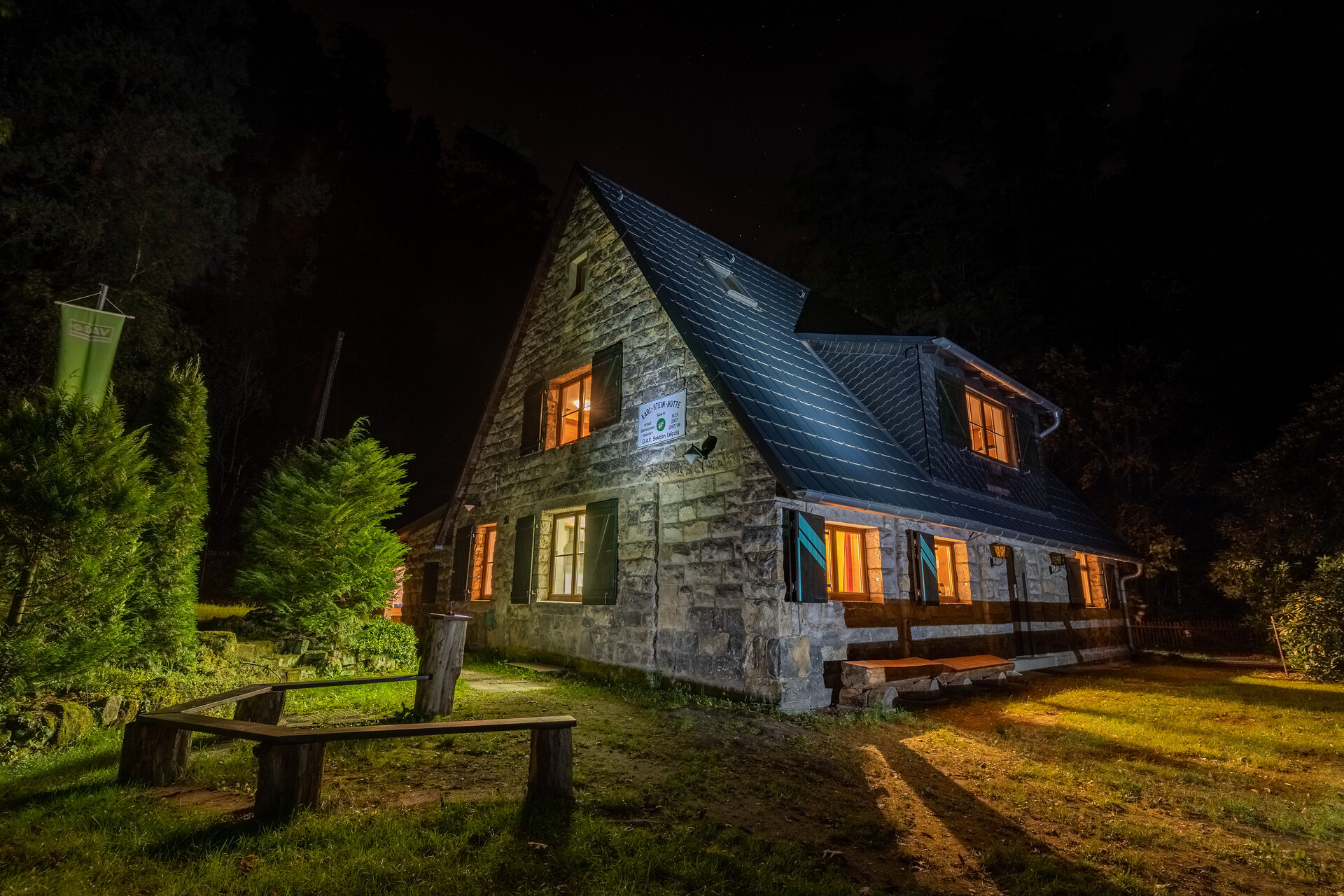 Karl-Stein-Hütte bei Nacht | © Manuel Osburg