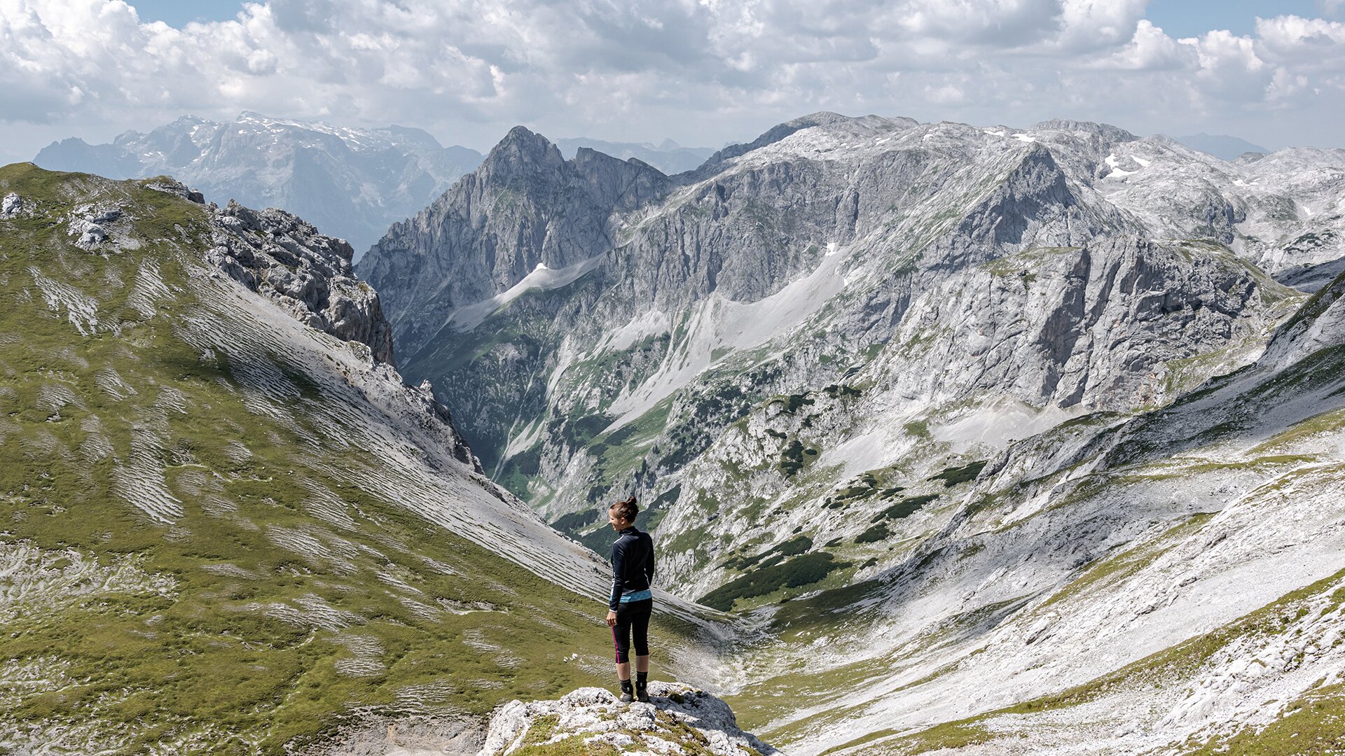 © https://wherethejourneystarts.com/wp-content/uploads/2020/10/Panorama-Tennengebirge.jpg